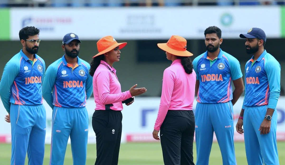 জানুয়ারির চার লিগ, ফেব্রুয়ারির বিশ্বকাপ: ক্রিকেট যে ঘড়ির সঙ্গে দর কষাকষি করছে